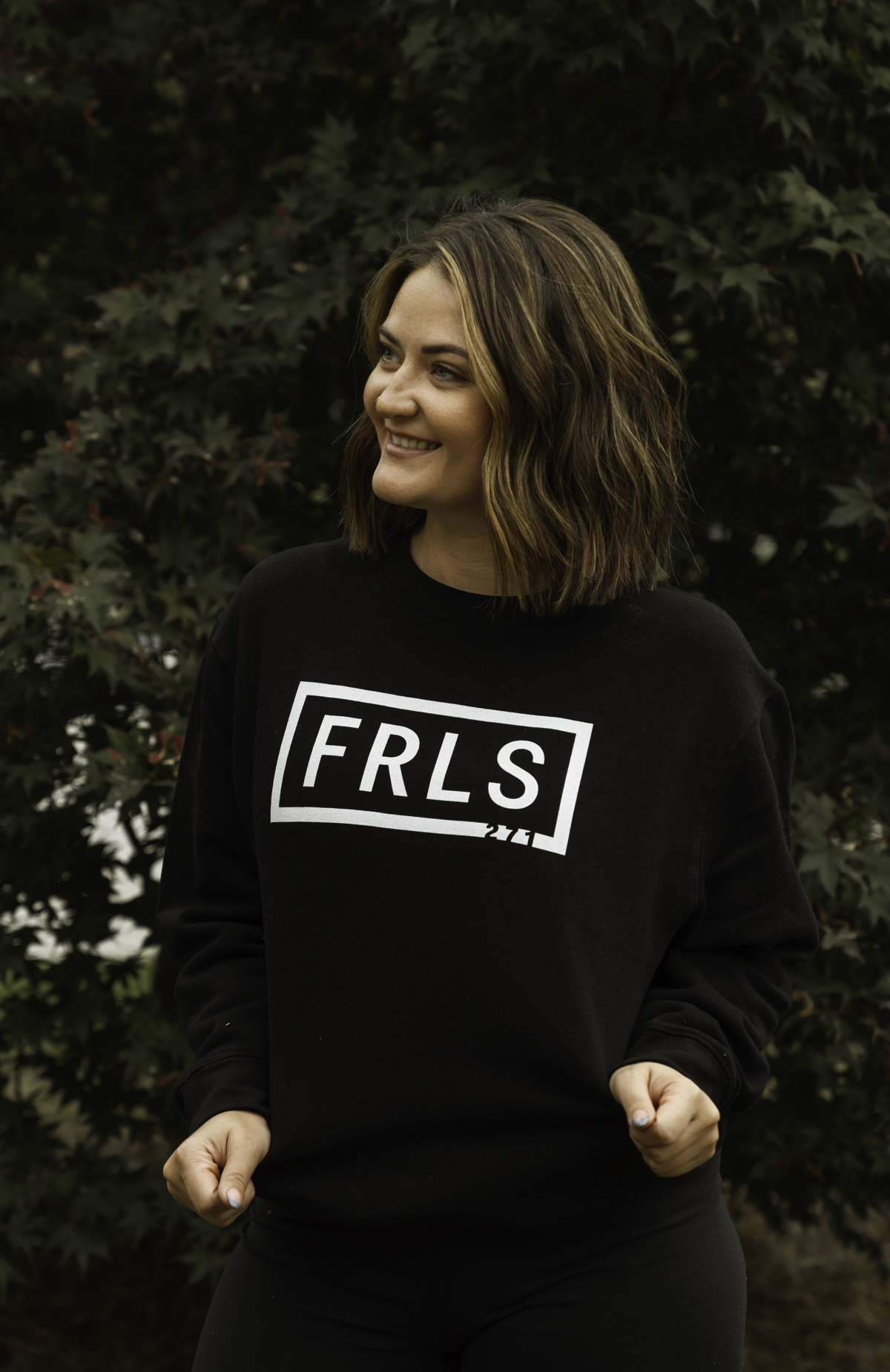 FRLS271 Classic Black Crewneck